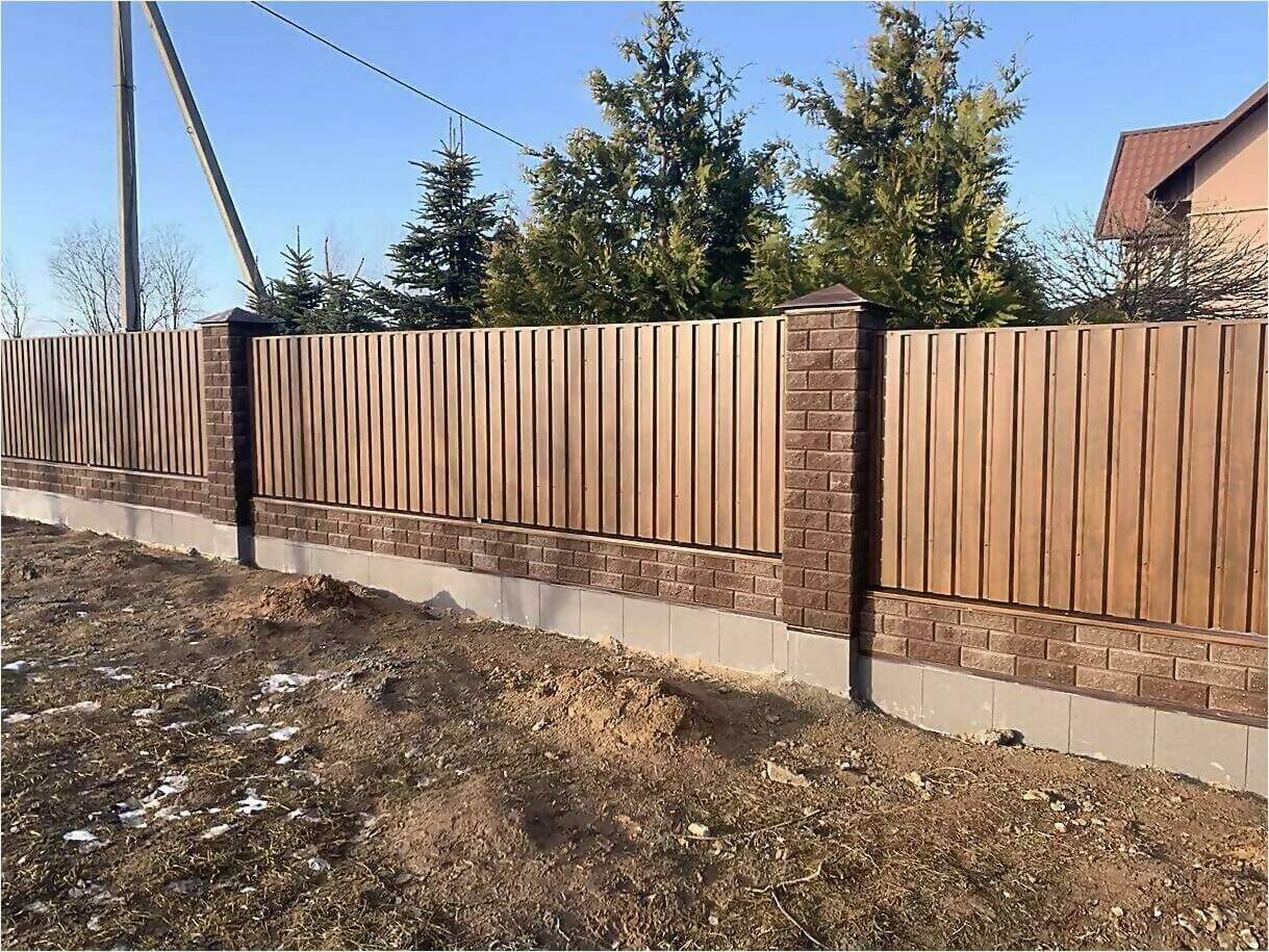Забор из профлиста НС-21 цвет Printech темное дерево фото7 в Экибастузе