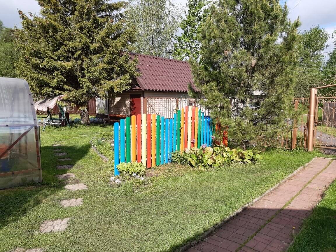забор из разноцветного штакетника односторонний фото2 в Экибастузе