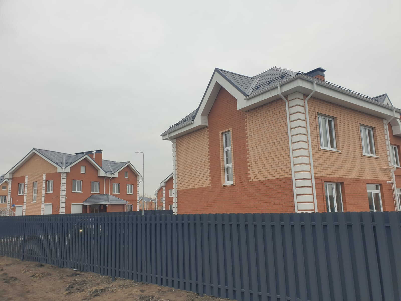 Забор из штакетника 230м Серый Графит фото1 в Экибастузе