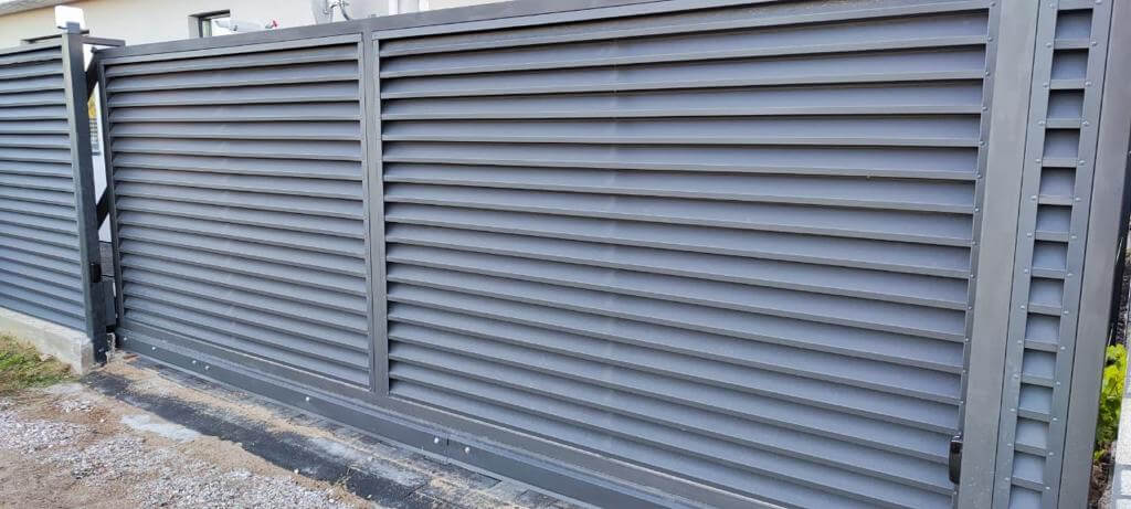 забор с ламелями эко-z ral7024/7024 серый графит двусторонний матте фото7 в Экибастузе