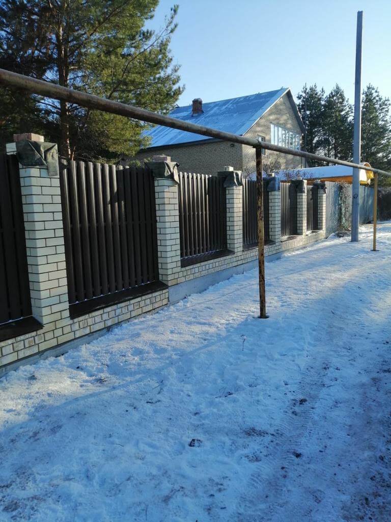Забор из штакетника RAL8017 Шоколад в Экибастузе