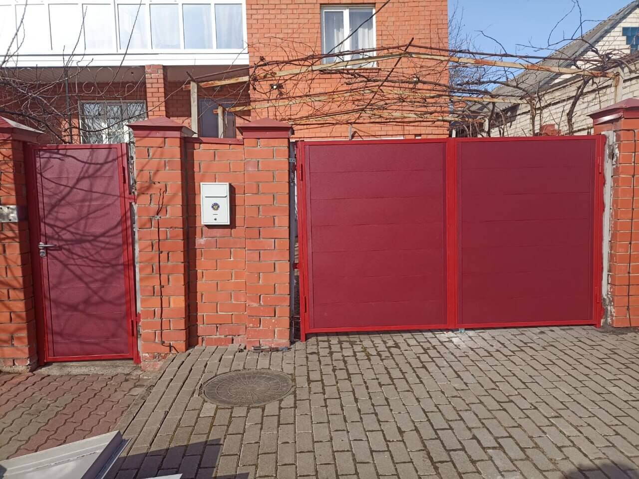 Ворота и калитка из металлопланкена 4м RAL3005 Красное Вино, Стальной Бархат в Экибастузе