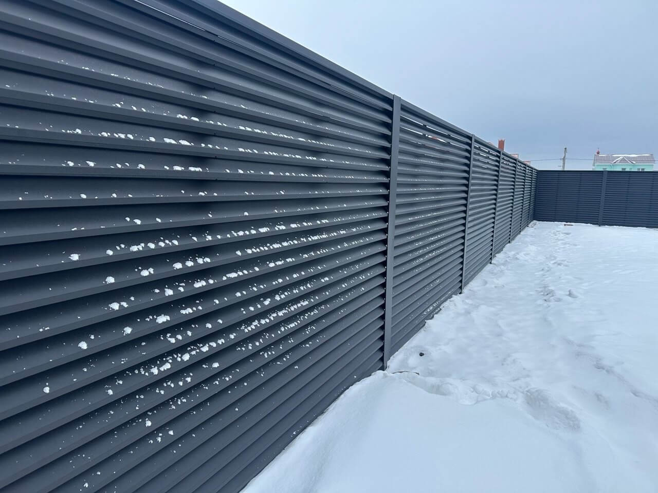 Забор-жалюзи из ламелей ЭКО-Z 130м RAL9005 Черный МАТТЕ в Экибастузе