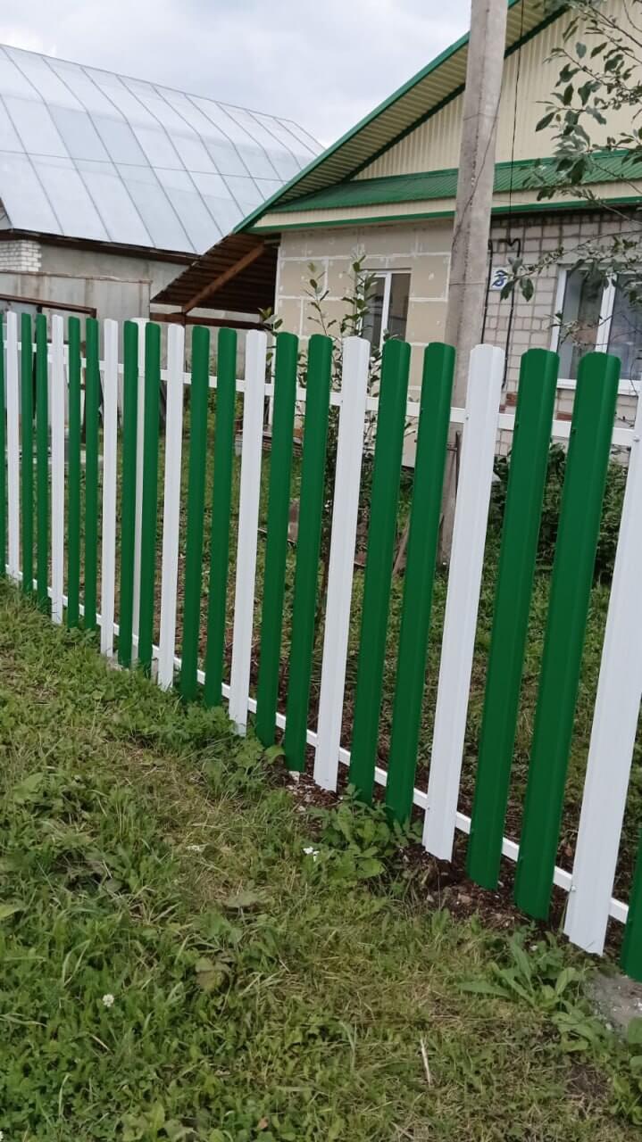 Забор из евроштакетника 10м RAL9003 Белый, RAL6029 Зеленая Мята фото 2 в Экибастузе