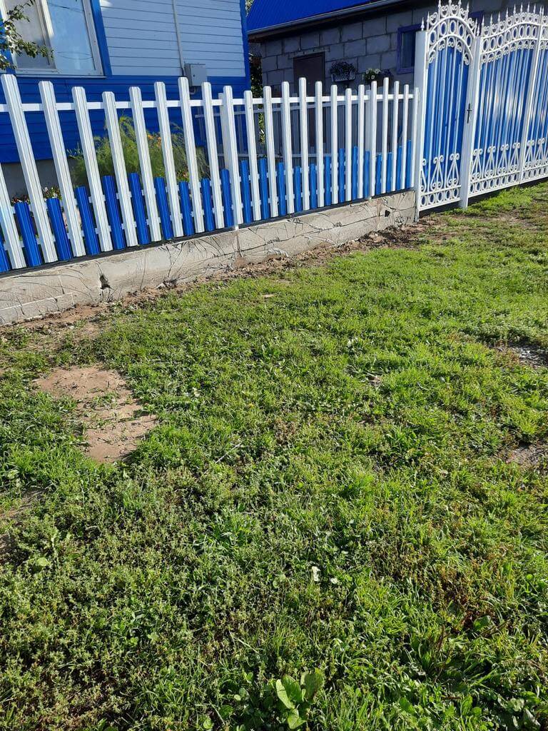 Забор из евроштакетника 14м RAL9003 Белый, RAL5005 Синий Сигнал фото 3 в Экибастузе