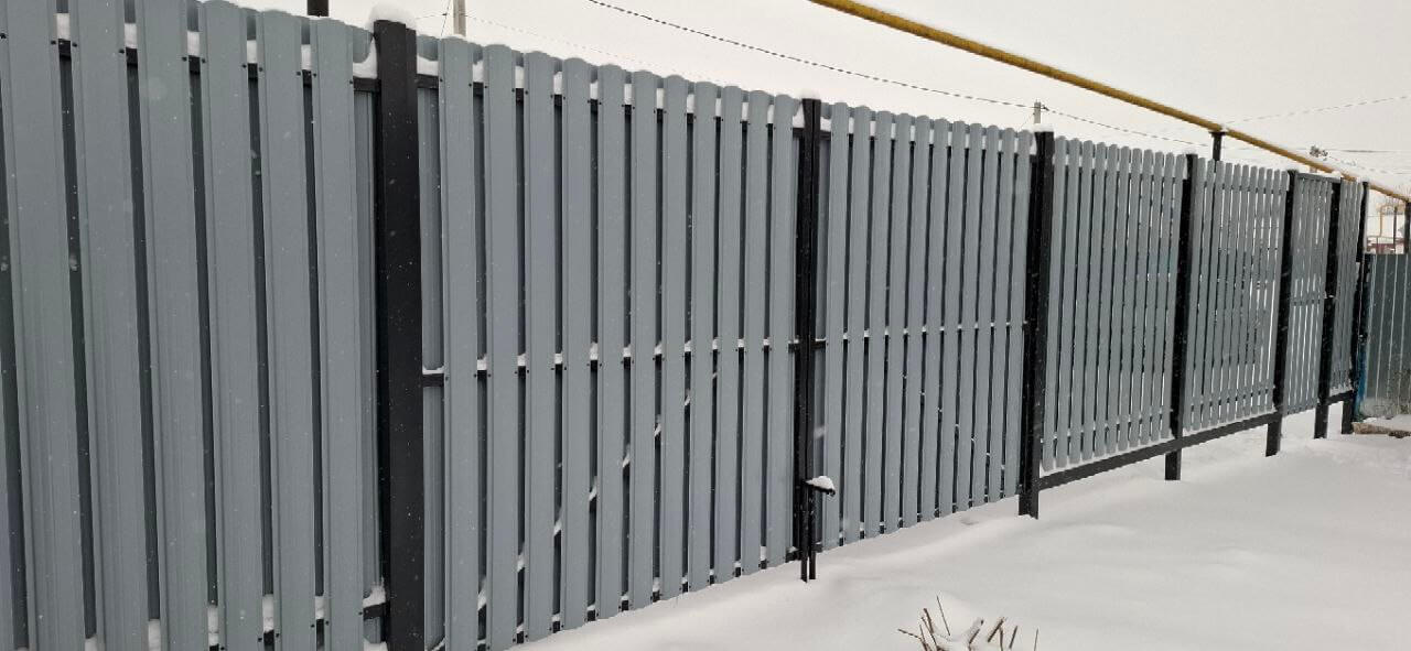 Забор из евроштакетника 27м RAL7024 Серый Графит МАТТЕ фото 3 в Экибастузе