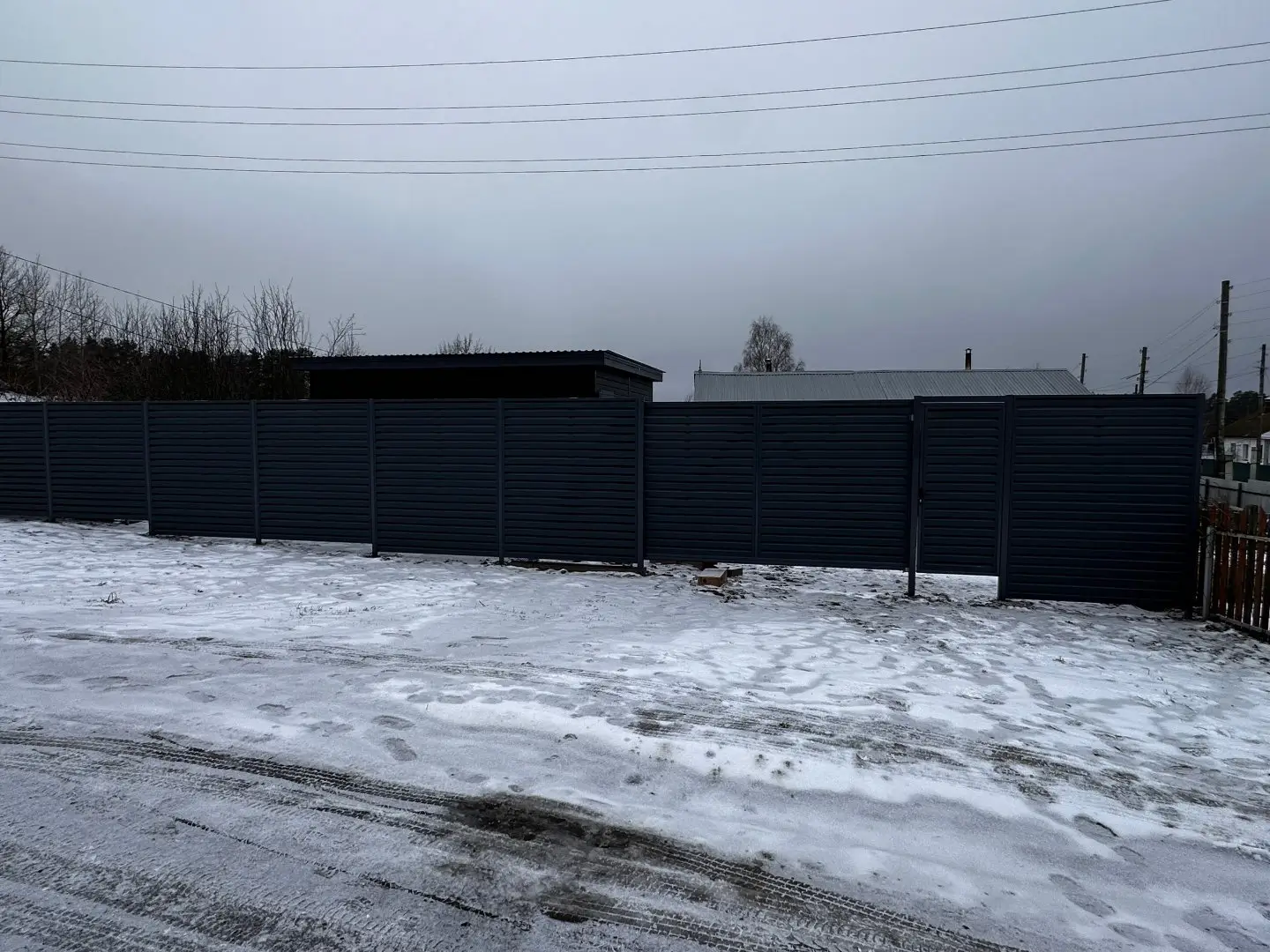 Забор-жалюзи из ламелей Хай-Тек 20м RAL7024/7024 Серый Графит двусторонний МАТТЕ фото 1 в Экибастузе